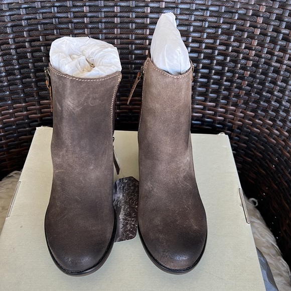 NWB ROAN® Lina Block Heel Booties - Picture 4 of 16